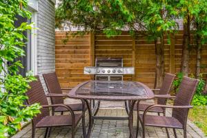 Φωτογραφία από το άλμπουμ του Glengarry Haus Spacious 2BR Home Away From Home σε Μισισάουγκα