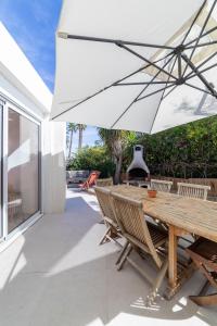 Balkon lub taras w obiekcie VILLA BORD DE MER 6 COUCHAGES AVEC JARDIN ET GARAGE
