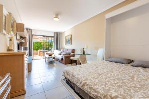 Ένα ή περισσότερα κρεβάτια σε δωμάτιο στο Anele apartment +25 φωτογραφίες