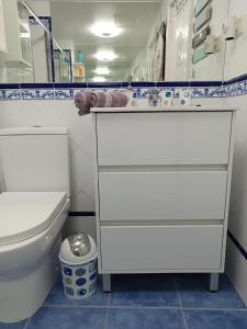A bathroom at Casa del Mar Air-conditioned Apartment with Swimming Pools - Corralejo Playa