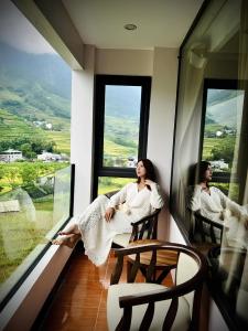 Nespecifikovaný výhled na hory nebo výhled na hory při pohledu z hotelu