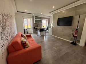 TV a/nebo společenská místnost v ubytování Sintra Design Apartment _ Castelo dos Mouros