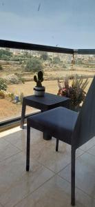 ระเบียงหรือลานระเบียงของ Cozy Private room in apartment in Ħal Safi, Malta