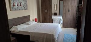 Foto dalla galleria di Cozy Private room in apartment in Ħal Safi, Malta a Safi