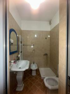 Ванна кімната в Hotel Vlora