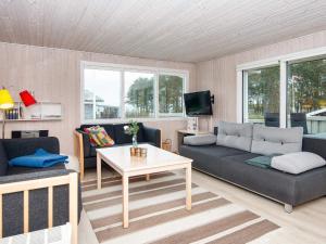 TV a/nebo společenská místnost v ubytování Holiday home Juelsminde V