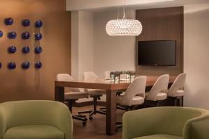 TV o dispositivi per l'intrattenimento presso Renaissance Phoenix Downtown Hotel