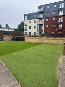 Zahrada ubytování 1BR Hideaway Near NEC & Resorts World - Ideal for Travelers