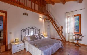 Postel nebo postele na pokoji v ubytování 3 Bedroom Amazing Home In Montelabbate