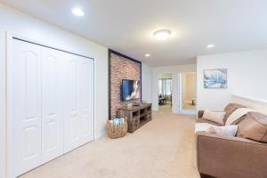 Foto dalla galleria di Cozy 5 Bed, wonderful clubhouse, Close to Disney a Kissimmee