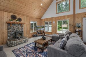 Posezení v ubytování Pine River Retreat home + 35 fotografií