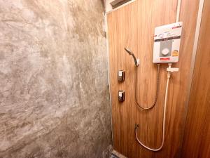 Bangkok Neighborhood Hostel的一间浴室