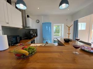 Cucina o angolo cottura di Le Maxaudant Duplex avec Balcon et Vue sur Mer