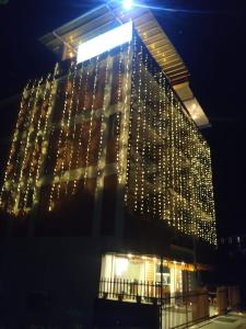 Gedung tempat hotel berlokasi