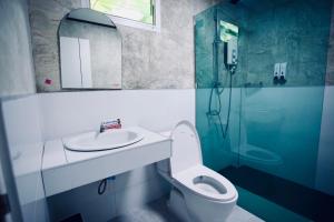 Koupelna v ubytování Suan Maprao Ko Kut Resort + 37 fotografií