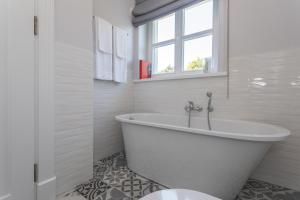 Ένα μπάνιο στο Vila Komoda +30 φωτογραφίες