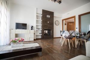 TV a/nebo společenská místnost v ubytování Sole Mare