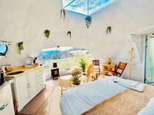 En generel udsigt til bjerge eller udsigt til bjerge taget fra luksusteltet + 4 billeder