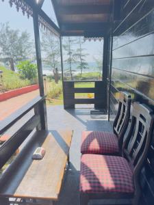 TT Beach Cottages的休息区