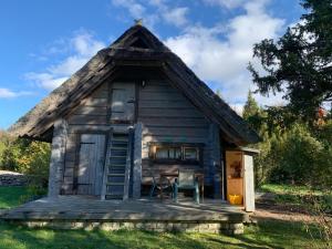 Το κτήριο όπου στεγάζεται  η παραθεριστική κατοικία