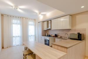 Boutique Residence Mangroovy-Lemon Spaces Gouna的厨房或小厨房