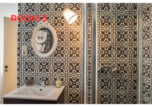 Ένα μπάνιο στο BCharming House +50 φωτογραφίες