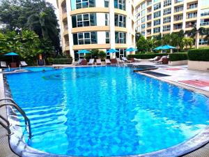 City garden ,soi buakhaw内部或周边的泳池