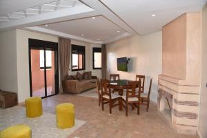 Coin salon dans l'établissement éden de la palmeraie