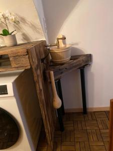 Kuhinja oz. manjša kuhinja v nastanitvi Apartment mit Sauna im Wienerwald - Mödling