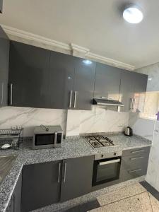 Kuchyň nebo kuchyňský kout v ubytování Luxury Apartment in Marrakesh