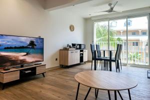 Köök või kööginurk majutusasutuses Caribbean Escape Coco & Mango