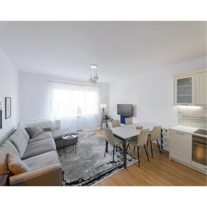 Posezení v ubytování Spike Jonze Apartment