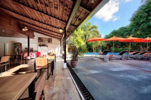 Hồ bơi trong/gần Eden Bungalows Fisherman's village