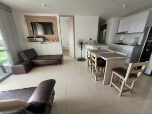 Kuchyň nebo kuchyňský kout v ubytování Hermoso apartamento, con la comodidad de tu hogar!