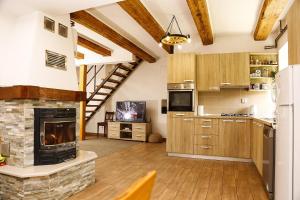 Kuchyň nebo kuchyňský kout v ubytování Holiday house Lukovdol