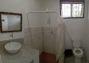 Bilik mandi di LADVILLE Apartment near Kingstown #2