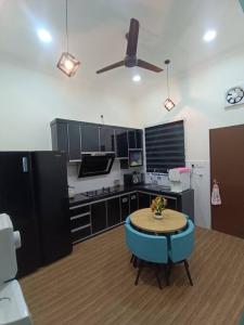 Η κουζίνα ή μικρή κουζίνα στο 3Bedrooms,2Bath, Wifi, Netflix,Toileteries,Aircond