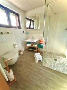 Koupelna v ubytování Ferienwohnung Weserliebe zu Ohsen in Emmerthal