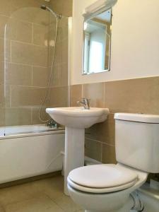Bilik mandi di Dublin Centre Stay next to Temple Bar 3 Bed Apt