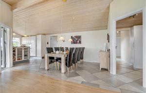 Gambar di galeri bagi Beautiful Home In Vinderup With Sauna di Vinderup