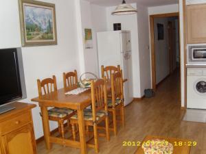 Kuchyň nebo kuchyňský kout v ubytování FORMIGAL Edificio PORTALET II