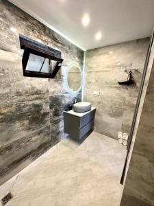 Koupelna v ubytování Qabala Gabala LUXURY Villa Hot Pool