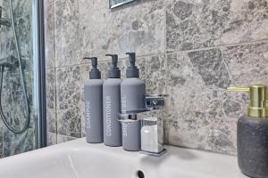 Foto sihtkohas Colchester asuva majutusasutuse 5 BDR House in Colchester - Sleeps 10 - Parking - WiFi -Business - Contractors - Families - Long Term Stays galeriist