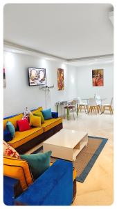 Posezení v ubytování Appartement à La Marsa + 31 fotografií