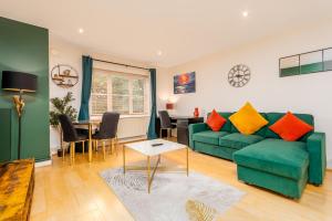 Χώρος καθιστικού στο Central Coventry Flat Free Parking Sleeps 6