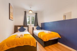 Ένα ή περισσότερα κρεβάτια σε δωμάτιο στο Central Coventry Flat Free Parking Sleeps 6