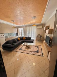 Χώρος καθιστικού στο Lake View Apartment Tirana +9 φωτογραφίες