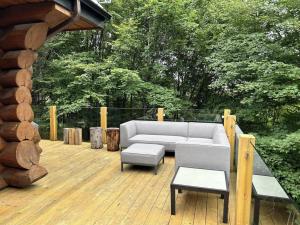 Balkón nebo terasa v ubytování Mont-Tremblant Mountain View Chalet