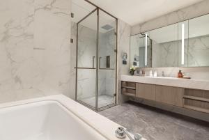 Bilik mandi di Somerset QPlex Shenzhen