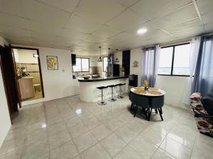 O bucătărie sau chicinetă la Horizon House Piso 3 - Vista a la bahía